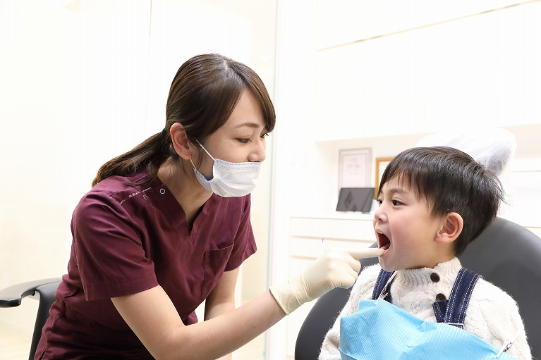 子供の矯正歯科（子供の歯並びの矯正はいつから？費用は？）
